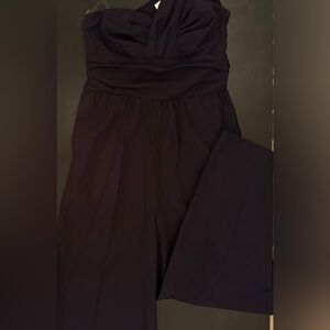 NWT Vestique Black One Shoulder Romper 🖤 - Small